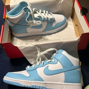 Brand new men size 10 dunk never worn